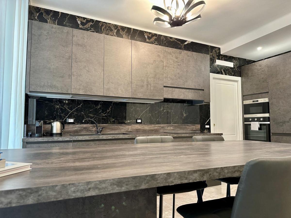 Magic Place Bergamo! Classy Apartment In The Heart Of The City Exterior foto